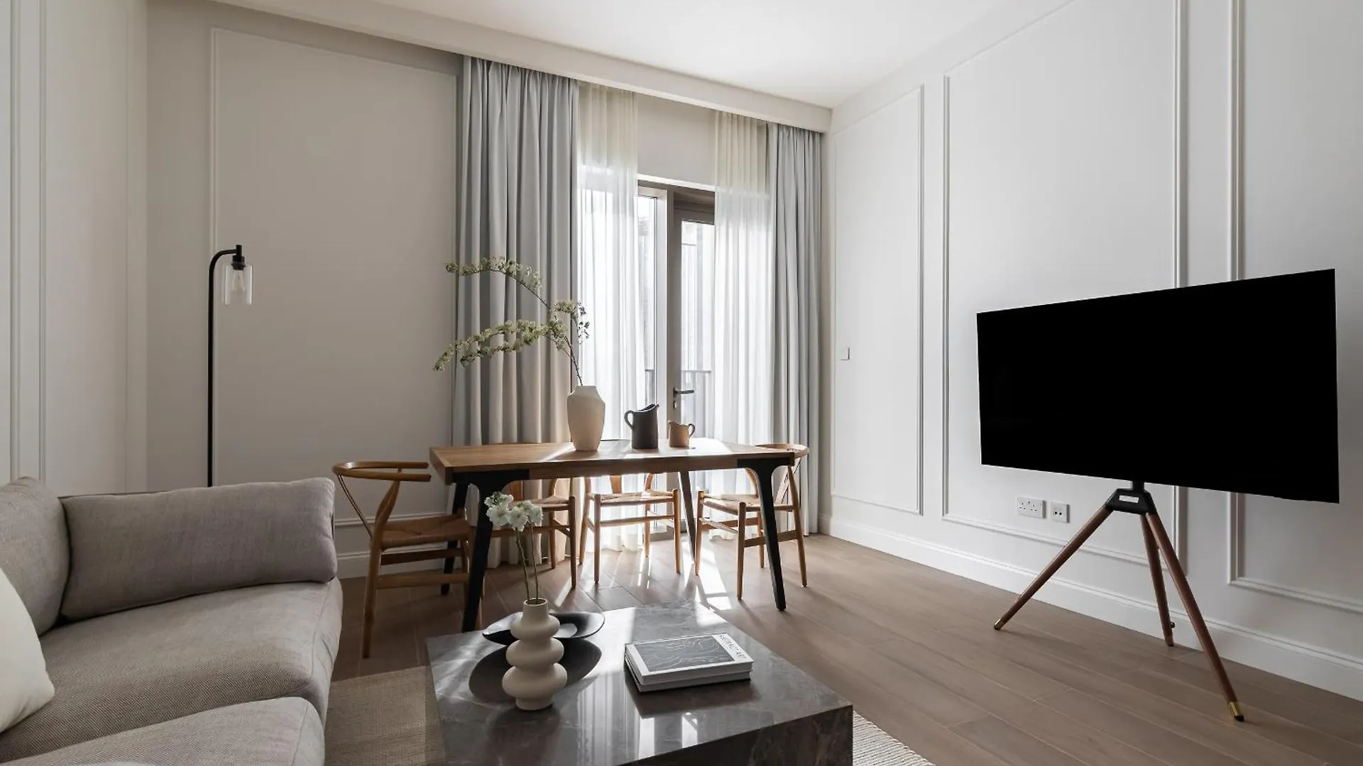 Soulful Stay, Curant Interior Elegance, Waterfront Dubai Apartment